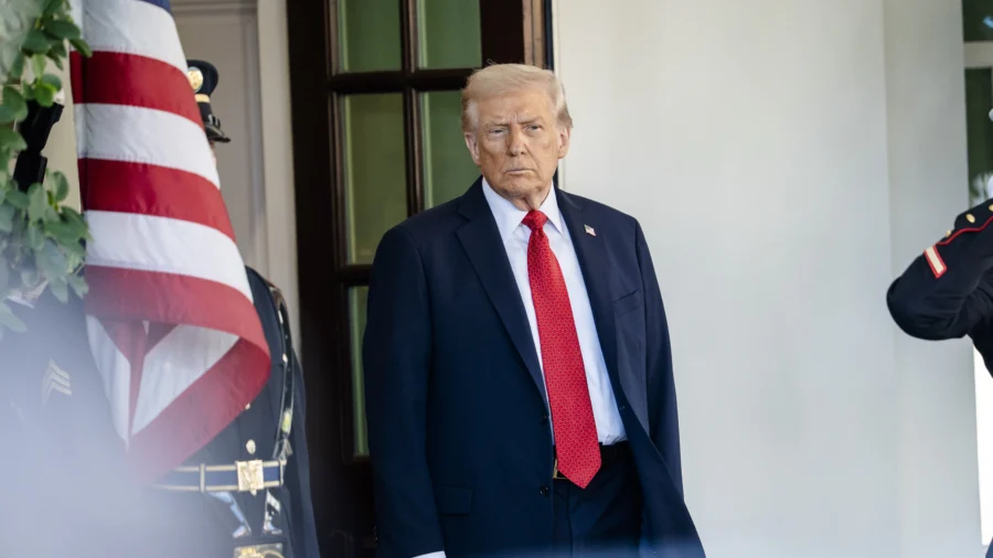 Trump Proposes $2,000 Check to Americans From Tariff Revenues