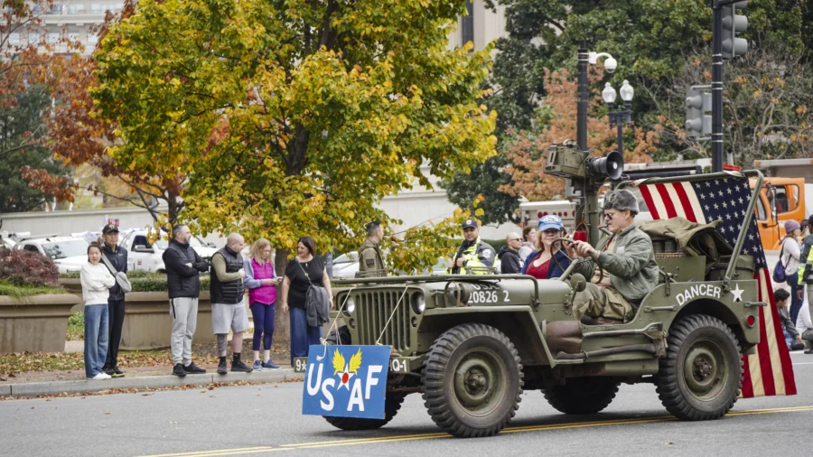 Parade Honors Veterans in Nation's Capital