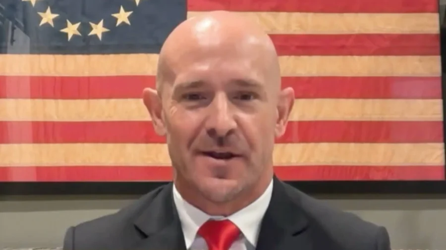 Former Navy SEAL Reflects on Courage, Camaraderie