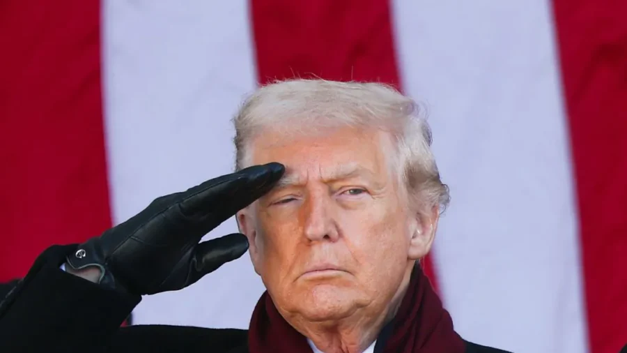 Trump Attends Wreath-Laying Ceremony at Arlington