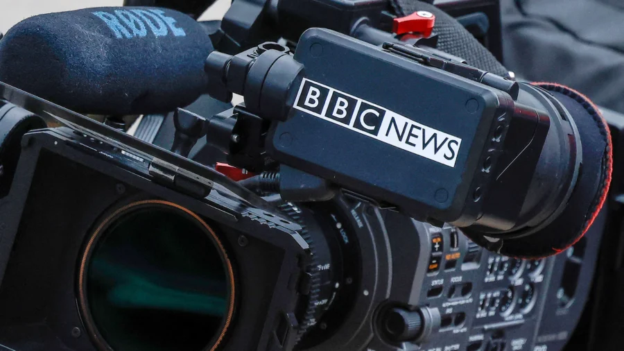 Legal Analyst Breaks Down Trump's Potential Lawsuit Against BBC, Tariff Revenue Checks, Violence at University Protest