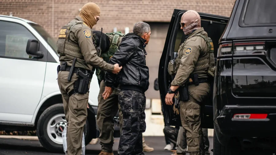 Appeals Court Pauses the Release of 450 Chicago Illegal Immigrants