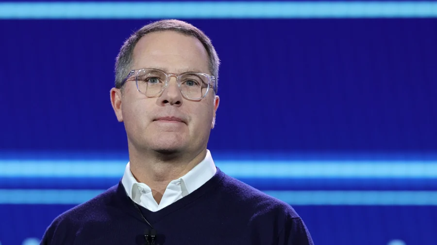 Walmart CEO McMillon to Retire After a Decade