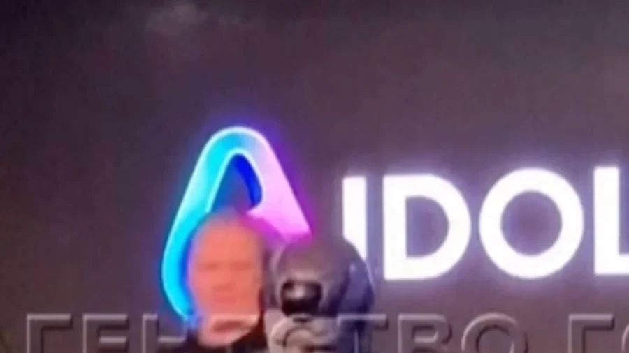 Russian Humanoid Robot Collapses Face-First on Stage During Showcase