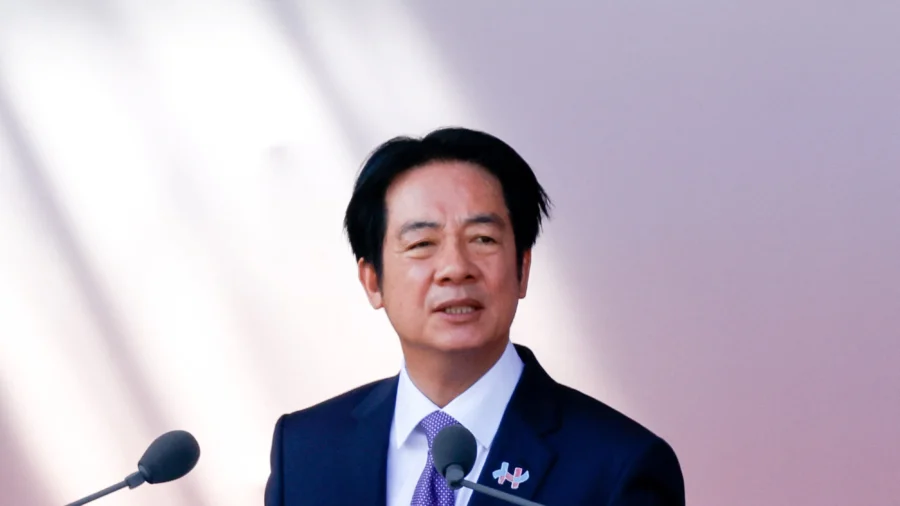 Students Ask Taiwan President: Will the CCP Attack?
