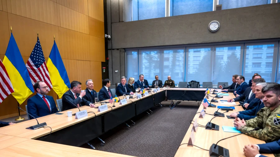 Geopolitical Strategist Breaks Down 28-Point Peace Plan and Ukraine's Options