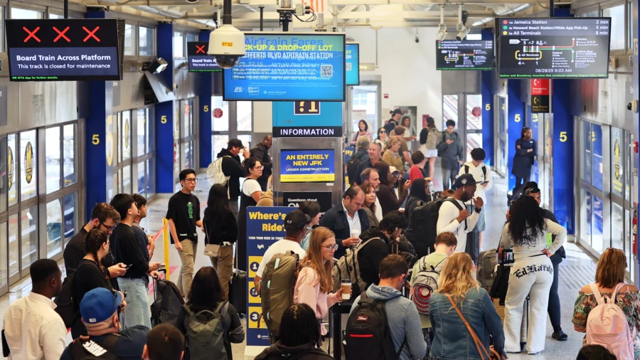 Tech Outage Causes Flight Delays at JFK's Terminal 4