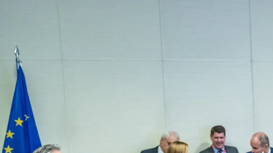 EU Leaders Discuss Ukraine Peace Deal During Angola Summit