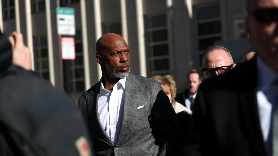 NBA Coach Billups Pleads Not Guilty in Poker Case