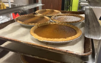Thanksgiving Pits Sweet Potato Pie Against Pumpkin Pie