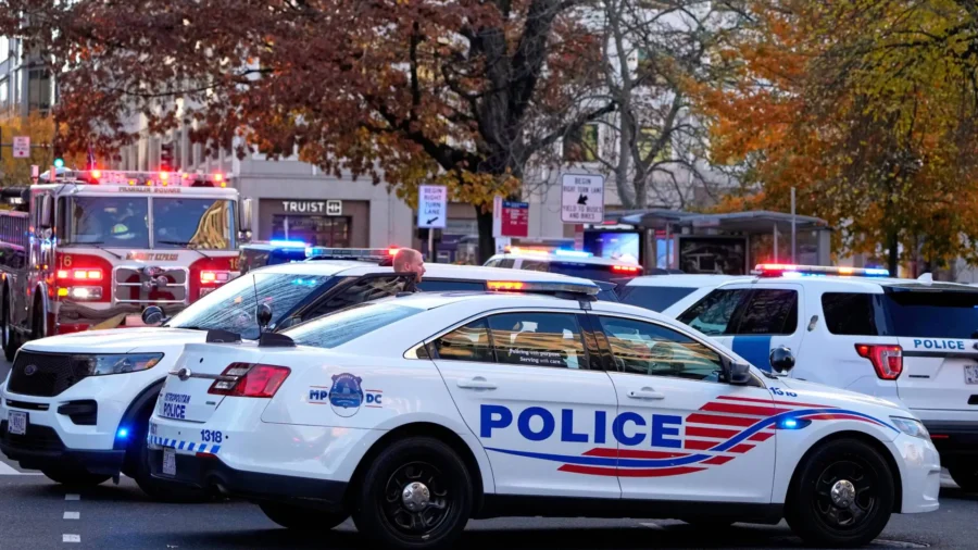 Police Veteran Breaks Down ‘Targeted’ Shooting of 2 Guard Members Near White House