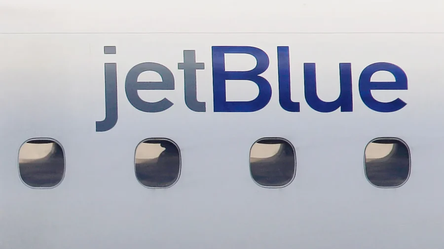 JetBlue Flight Near Venezuela Avoids 'Midair Collision' With US Air Force Tanker