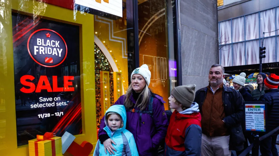 Shoppers Hunt for Black Friday Deals in NYC