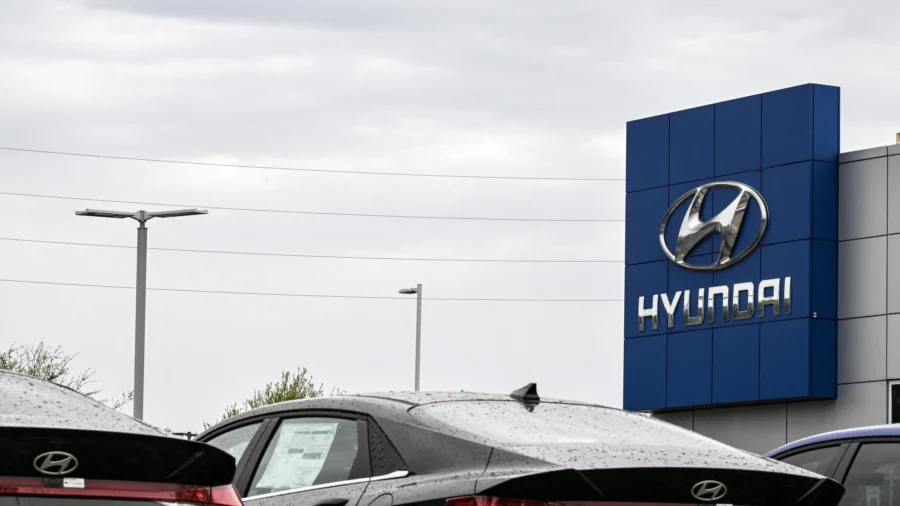 US Lowers Tariffs on South Korean Cars to 15 Percent