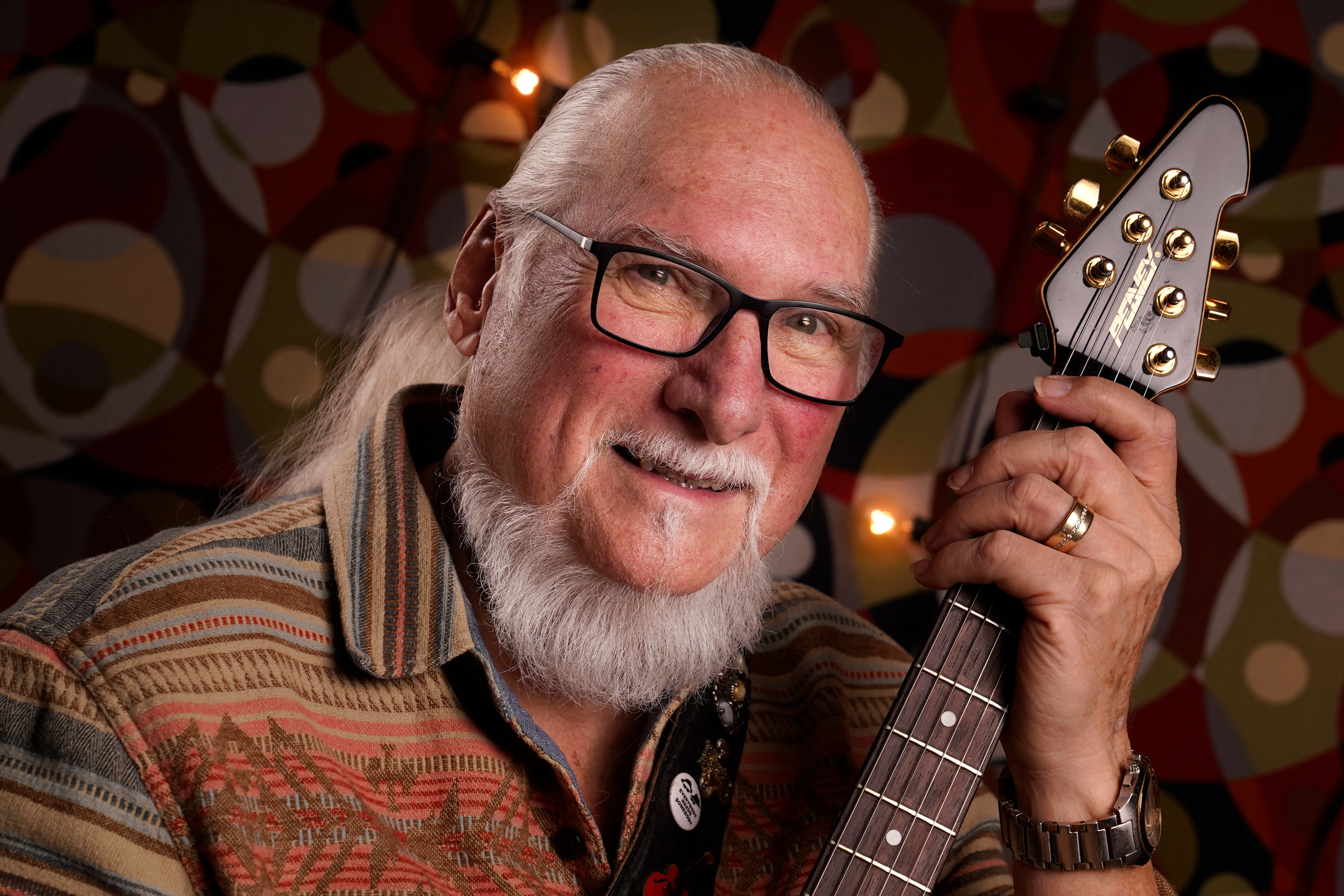Legendary Stax Guitarist Steve Cropper Dies at 84 | NTD