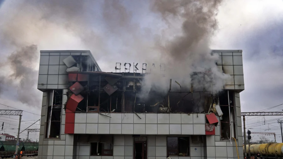 Russia Launches Attack on Ukraine as Peace Talks Continue