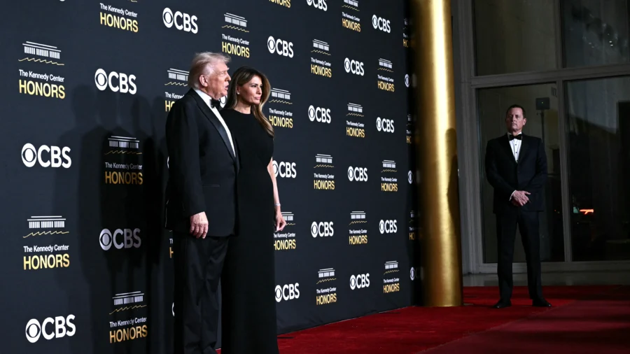 Trump, First Lady, Stars Walk the Red Carpet Ahead of 2025 Kennedy Center Honors