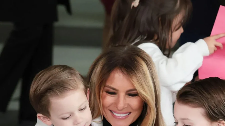 First Lady Celebrates Christmas Spirit With Children at Marine Corps Base Quantico