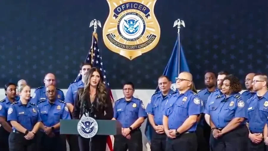 Noem Awards $10,000 Bonuses to TSA Officers in Tampa