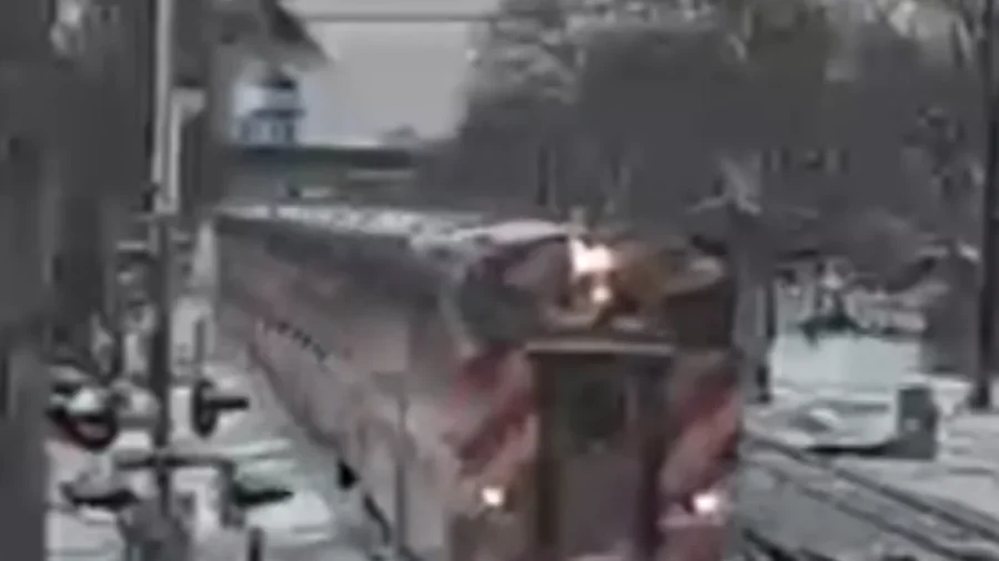 Illinois Commuter Train Collides With Car Stopped Near Track