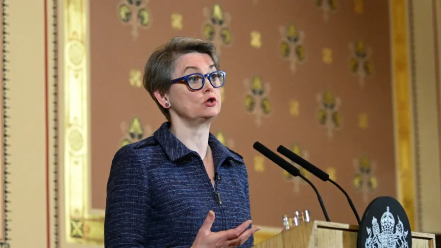 UK Foreign Minister Yvette Cooper Answers Chinese Embassy Question in Parliament