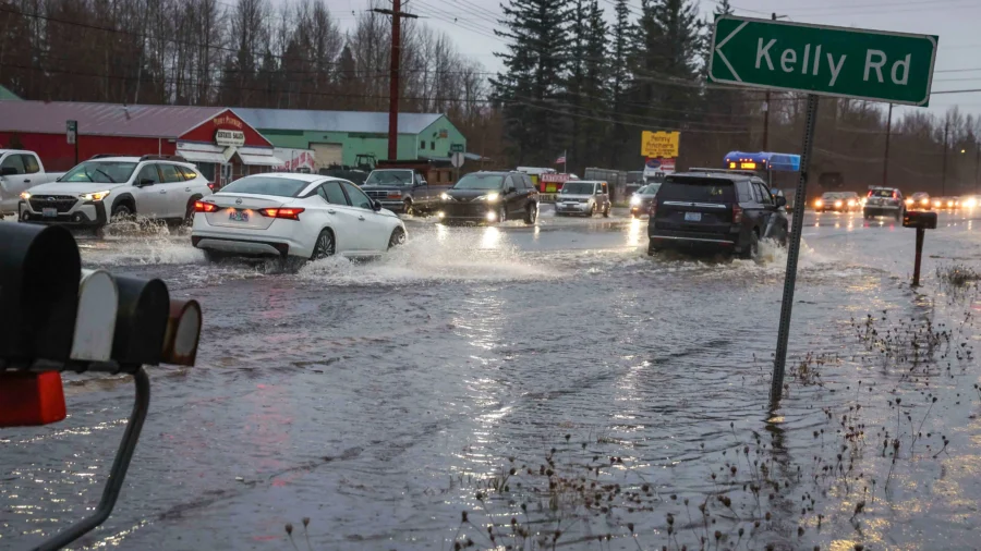Washington State Under Emergency, 100,000 Advised to Evacuate Due to Floods