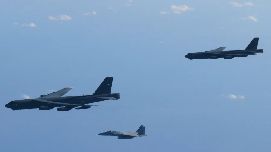 US Joins Japan in Show of Force Against China