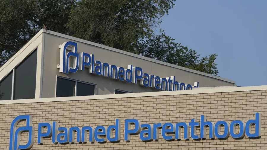 Appeals Court Rejects Judge&#x27;s Attempt to Block Planned Parenthood Defunding