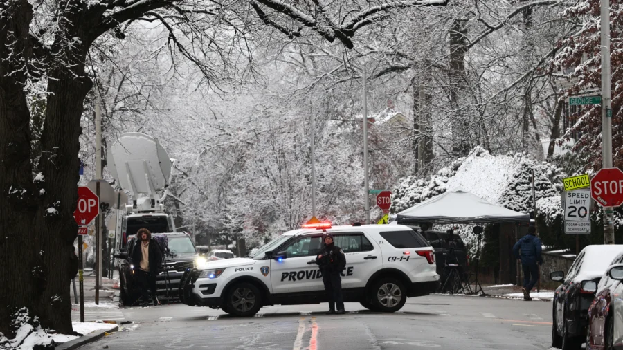 New Images Show Person of Interest in Shooting at Brown University | NTD