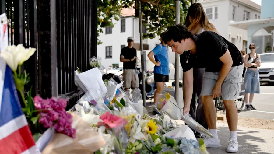 Australia's Leaders Promise to Tighten Gun Laws After Bondi Beach Massacre on Hanukkah