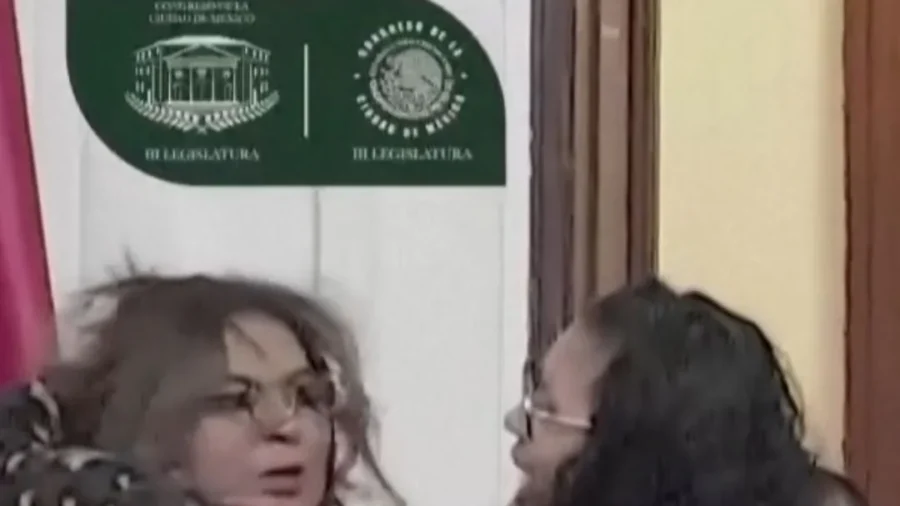 Mexico City Lawmakers Pull Hair, Fight Over Transparency Institute's Fate
