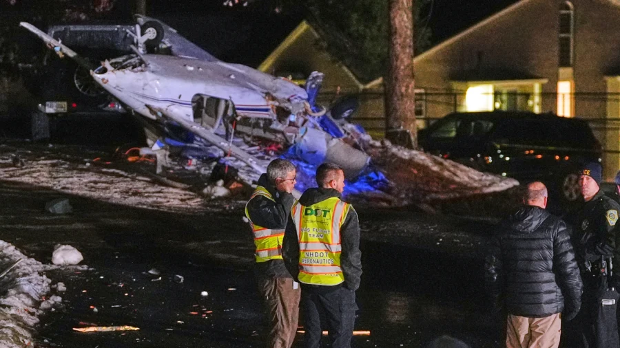 Small Plane Crashes Into New Hampshire Neighborhood