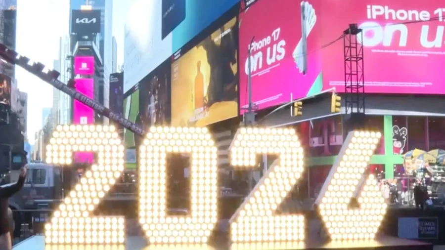 Numerals ‘2026’ Arrive in Times Square