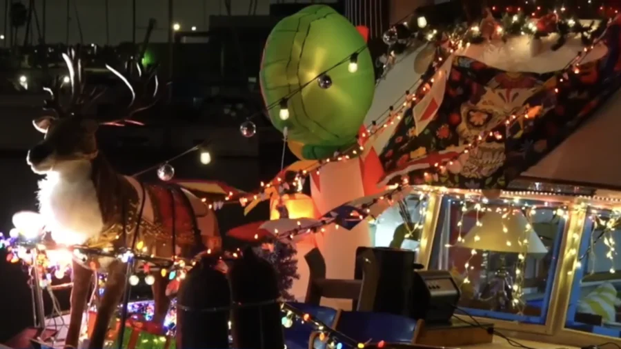 California Holiday Boat Parade Lights Up Marina Del Rey