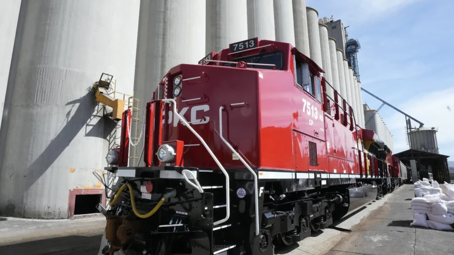 Transportation Department Mandates English Proficiency for Cross-Border Mexican Railway Workers