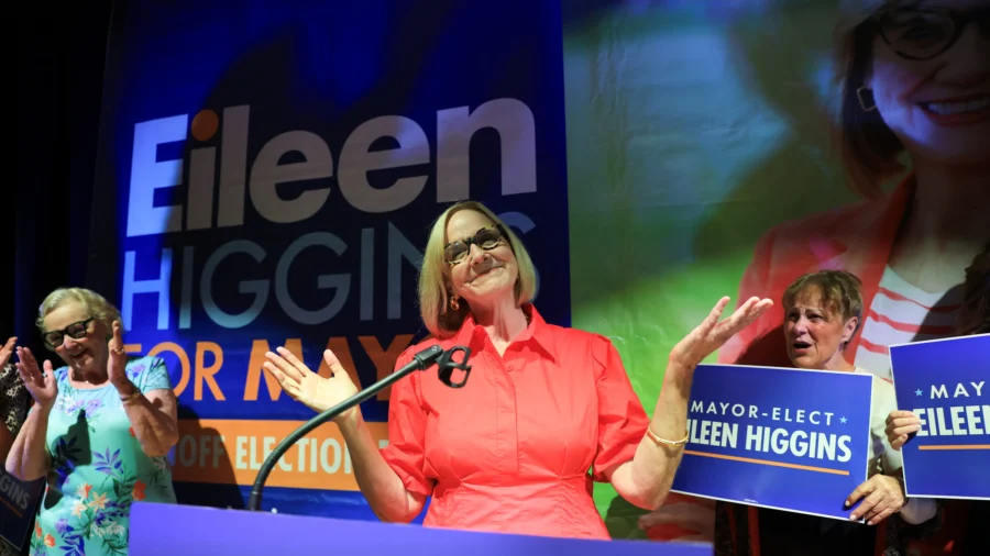 Democrats Prepare for Midterms and 2028