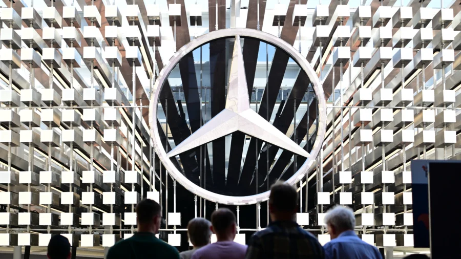 Mercedes Reaches Settlement in Emissions Scandal