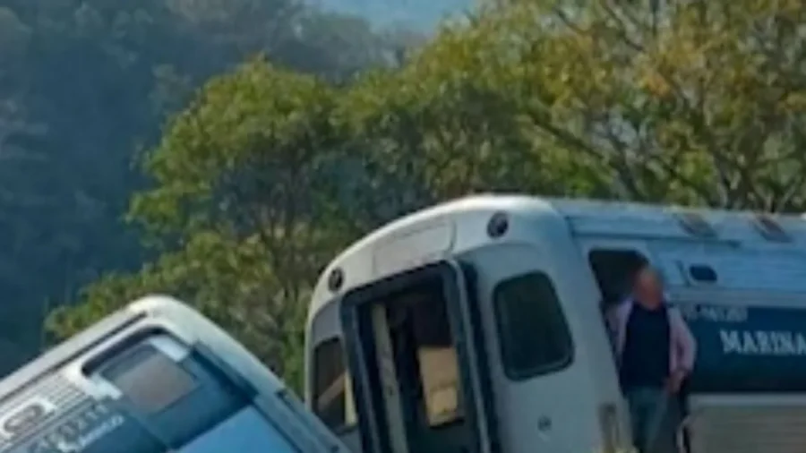 Train Carrying 250 People Derails in Mexico