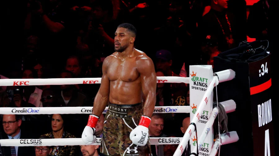 Anthony Joshua Injured in Nigeria Car Crash That Killed 2 of His Friends
