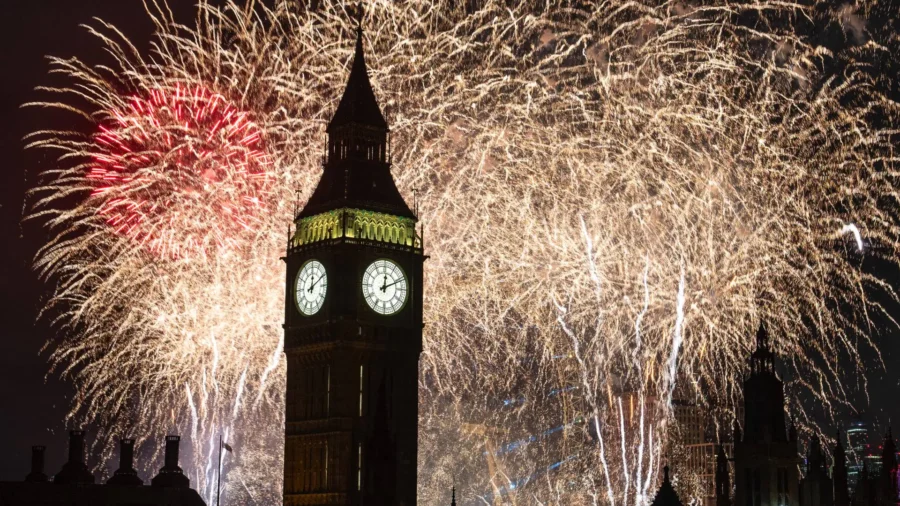 London Prepares for UK’s Biggest New Year’s Eve Fireworks Display