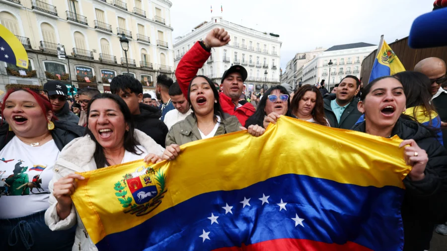 Venezuelans at Home, Abroad Celebrate Maduro’s Capture, but Question What Comes Next