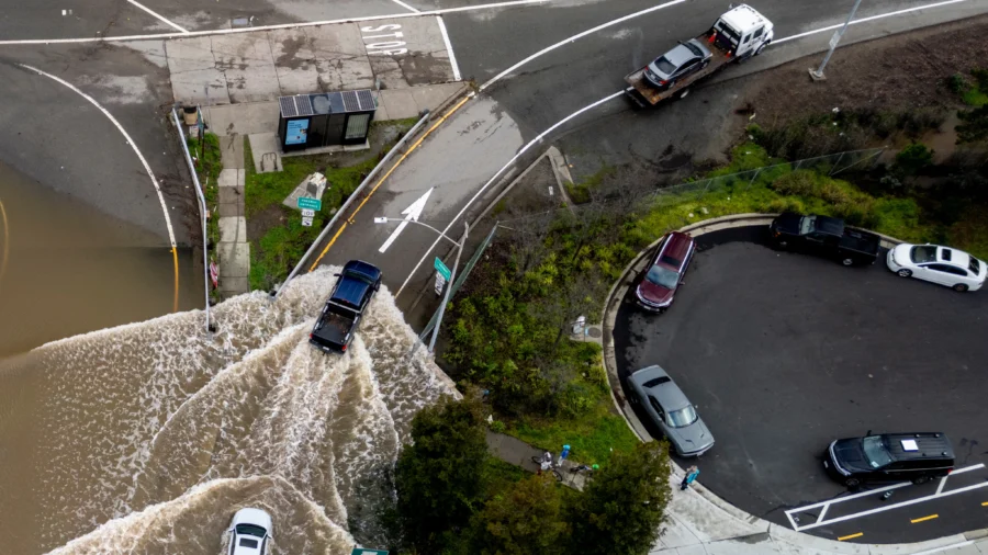 Rain Continues in Parts of California Reeling From Flooding and High Tides