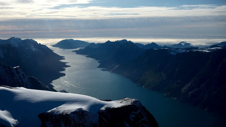 Trump Discussing How to Acquire Greenland, US Military Always an Option: White House