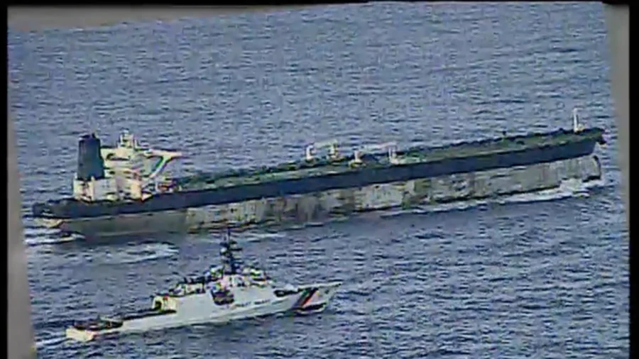 US Releases Video of Coast Guard Ship Next to Russian-Flagged Tanker