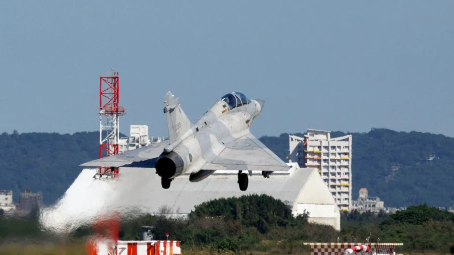 Trump Says US Action in Venezuela Does Not Set Precedent for China to Move on Taiwan