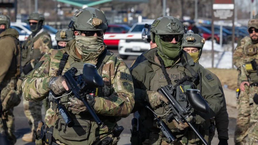 Noem: DHS Sending &lsquo;Hundreds More&rsquo; Federal Agents to Minneapolis