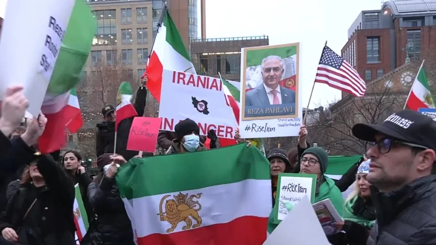 People Across the Globe Show Support for the Iranian People