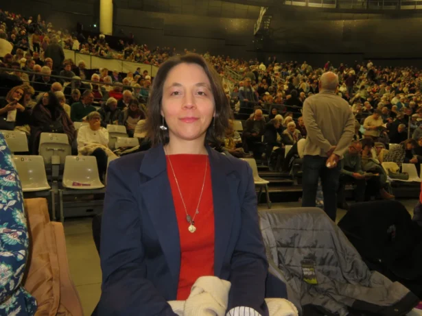 Mathilde Santais-Sobry, real estate program manager, attends Shen Yun at the Zénith in Rouen on Jan. 11, 2026. (Sheng Ming/The Epoch Times)