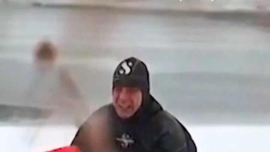 Dog Rescued From Ice-Covered Danube in Budapest
