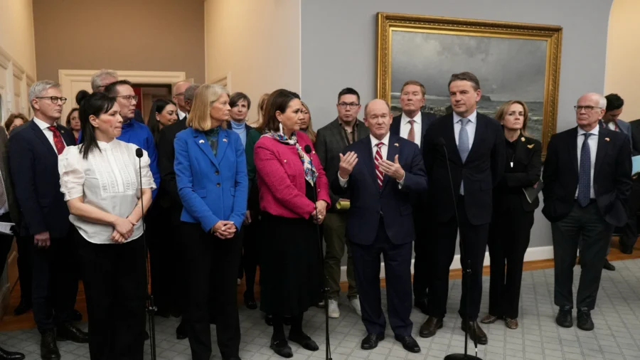 US Lawmakers Visit Denmark as Trump Eyes Greenland